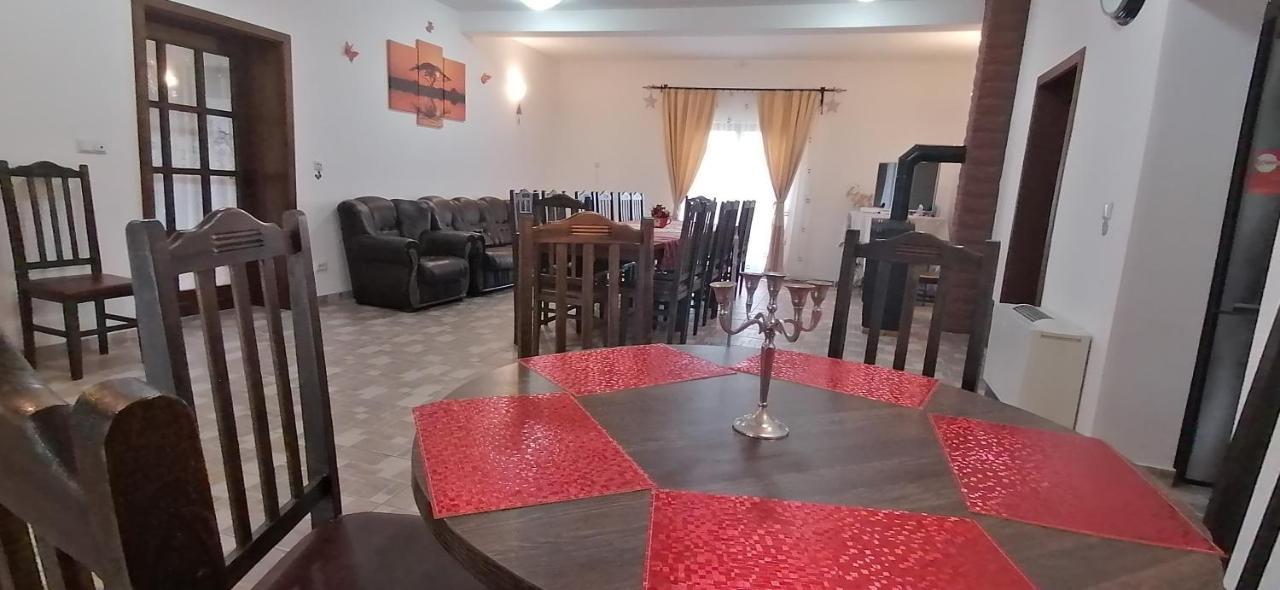 Pensiunea Maya Sîmbăta de Sus Eksteriør billede